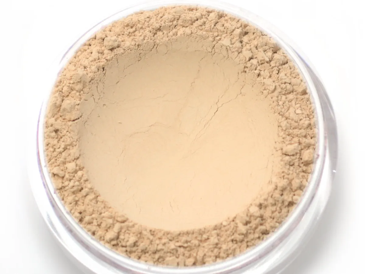 "Creme" - Delicate Mineral Powder Foundation